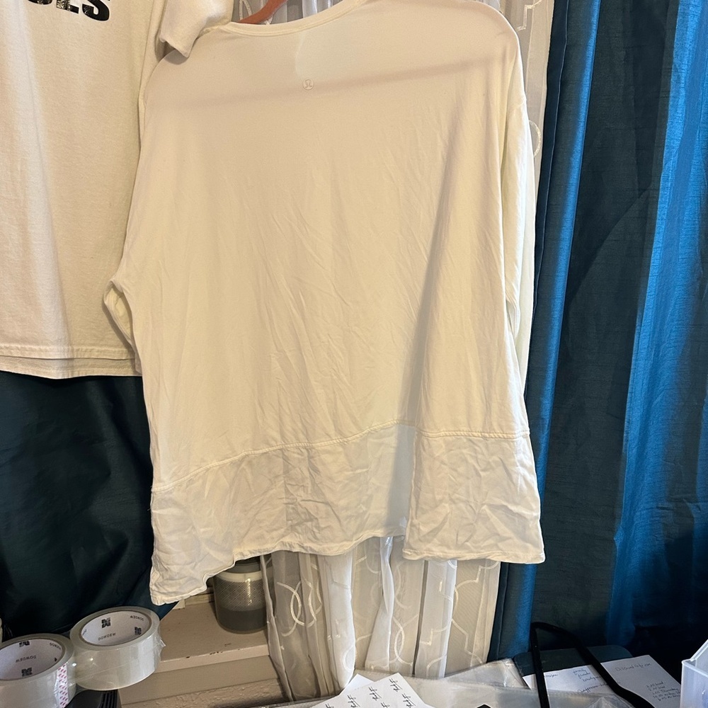 Lululemon oversized white long sleeved top - Picture 6 of 6
